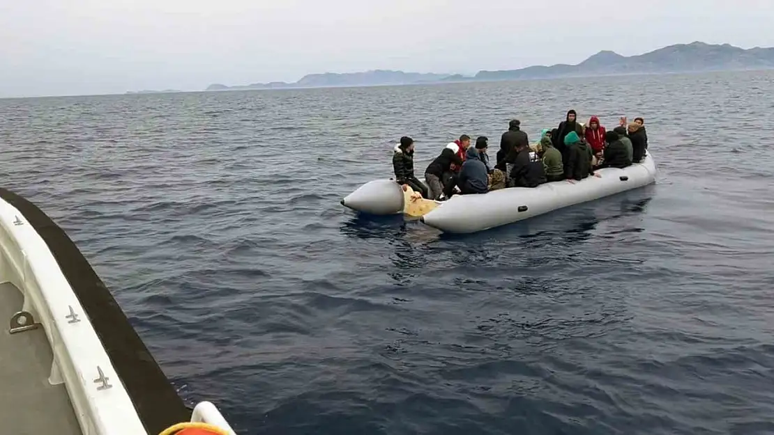 Yunanistan'ın geri ittiği düzensiz göçmenler kurtarıldı