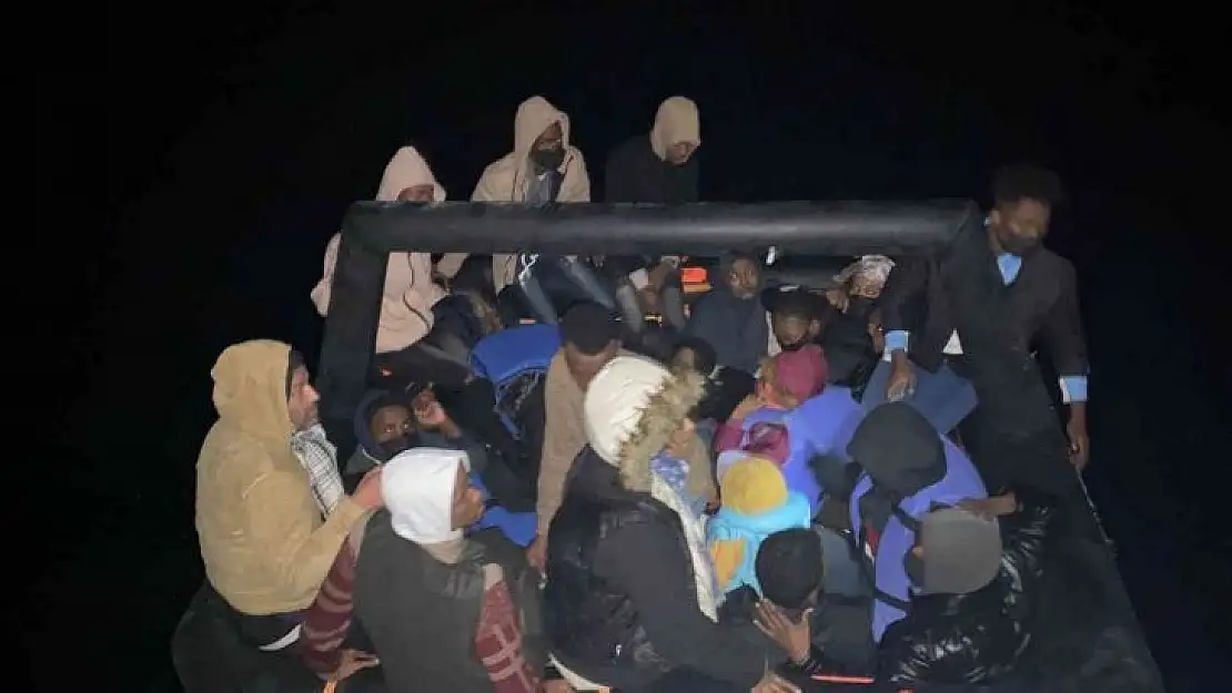 Yunanistan'ın ölüme ittiği 75 göçmen kurtarıldı