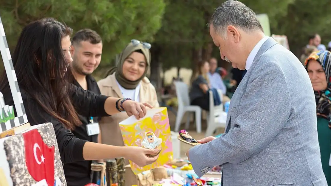 Yuntdağı Yöresel Ürünler Pazarı açıldı