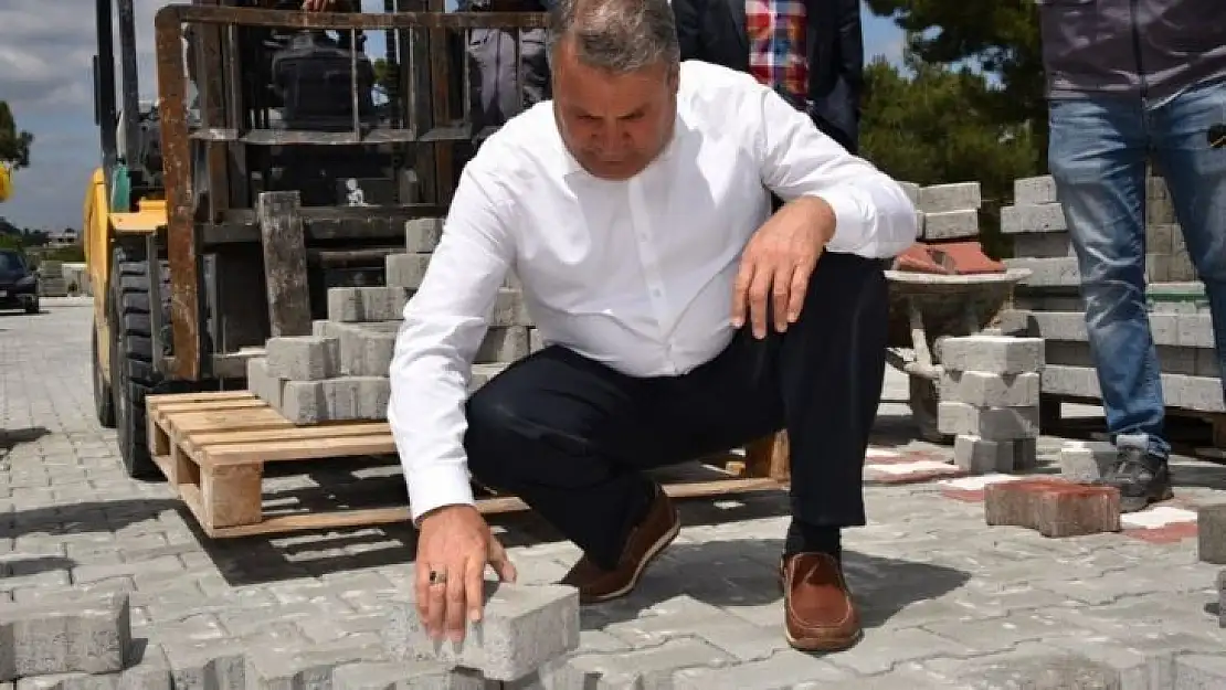 Yunusemre Belediyesi 150 bin metrekarelik parke taşı döşedi