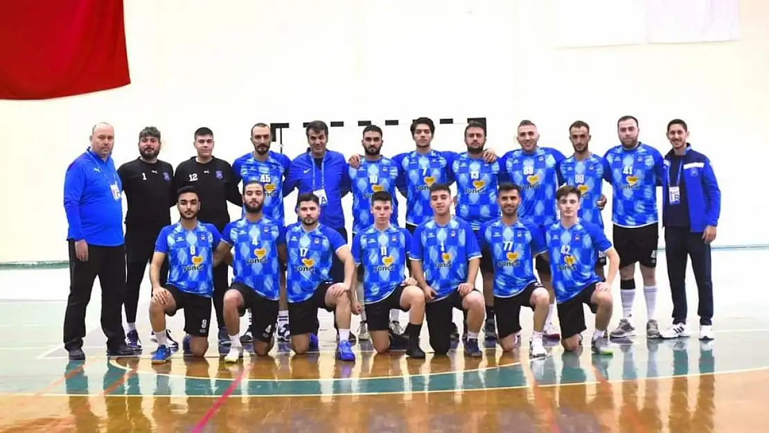 Yunusemre Belediyespor devreyi play off umuduyla bitirdi