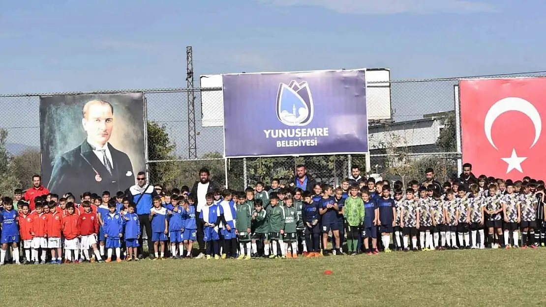 Yunusemre'de 100. Yıl Ara Tatil Futbol Turnuvası yapıldı