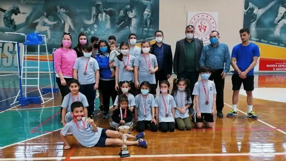 Yunusemreli badmintonculardan 13 madalya
