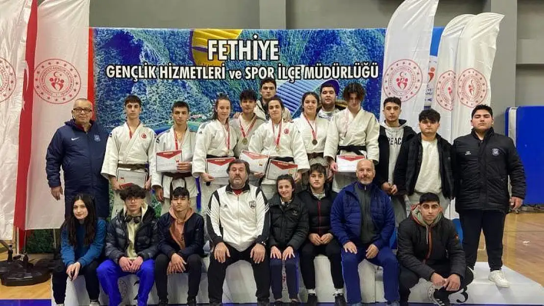 Yunusemreli judocular Fethiye'den madalyalarla döndü