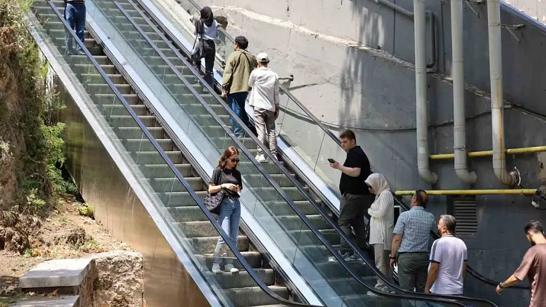 Yürüyen merdivenler tekrar Bursalıların hizmetinde