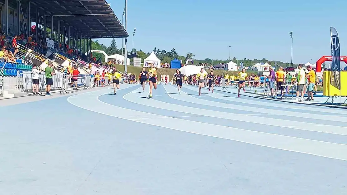 Zağnospaşa Ortaokulu Çekya'da olimpiyatlarına katıldı