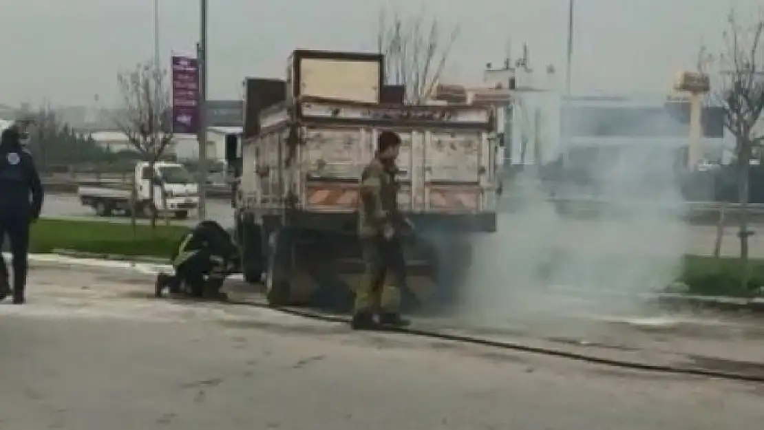 Zamanında müdahale kamyonu yanmaktan kurtardı