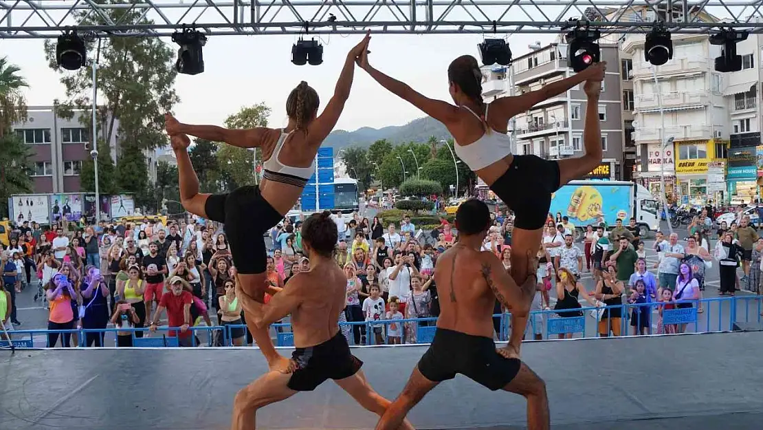 Zumba tutkunları Marmaris'te buluştu
