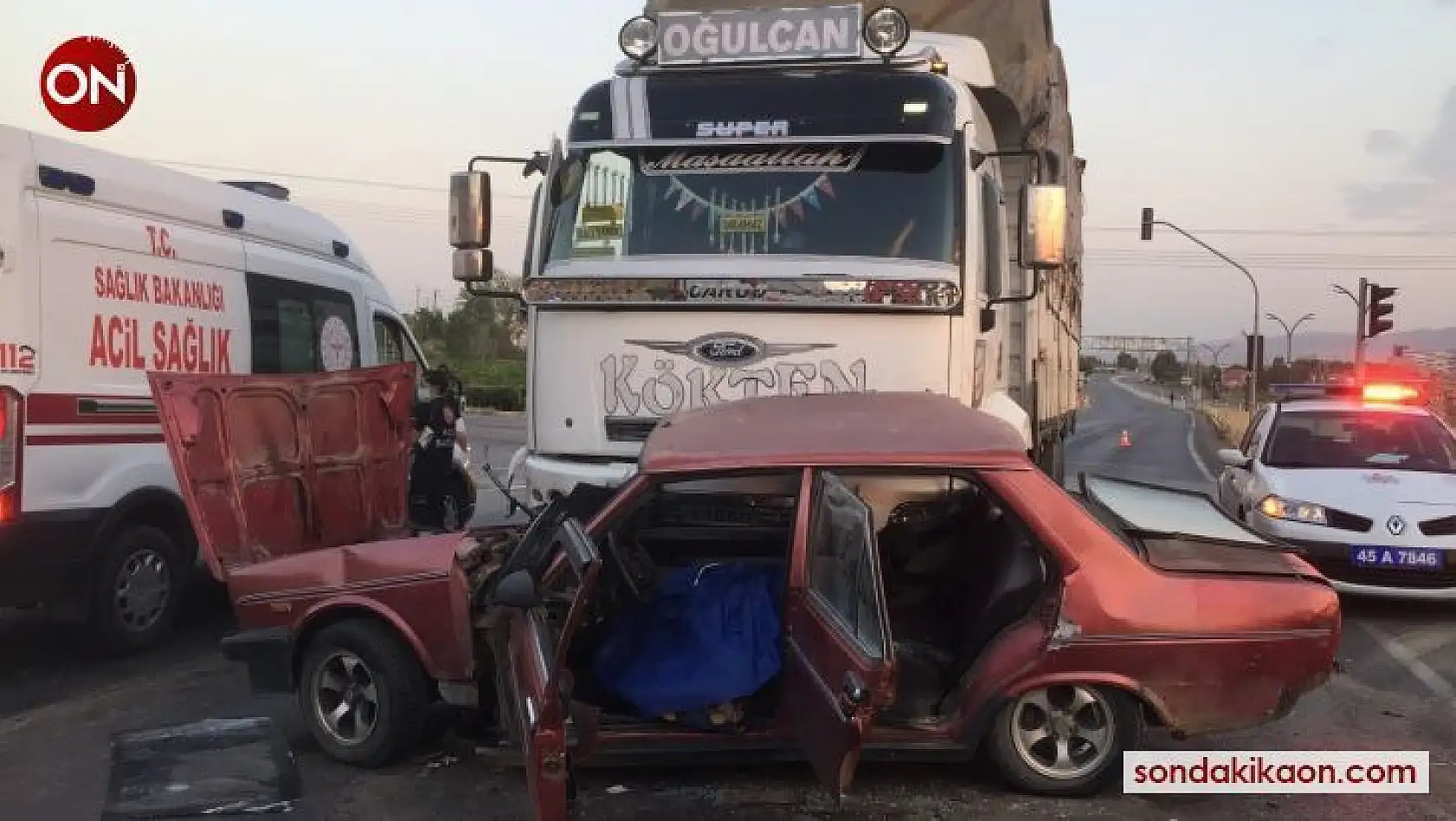 Alaşehir'de trafik kazası: 1 ölü, 3 yaralı