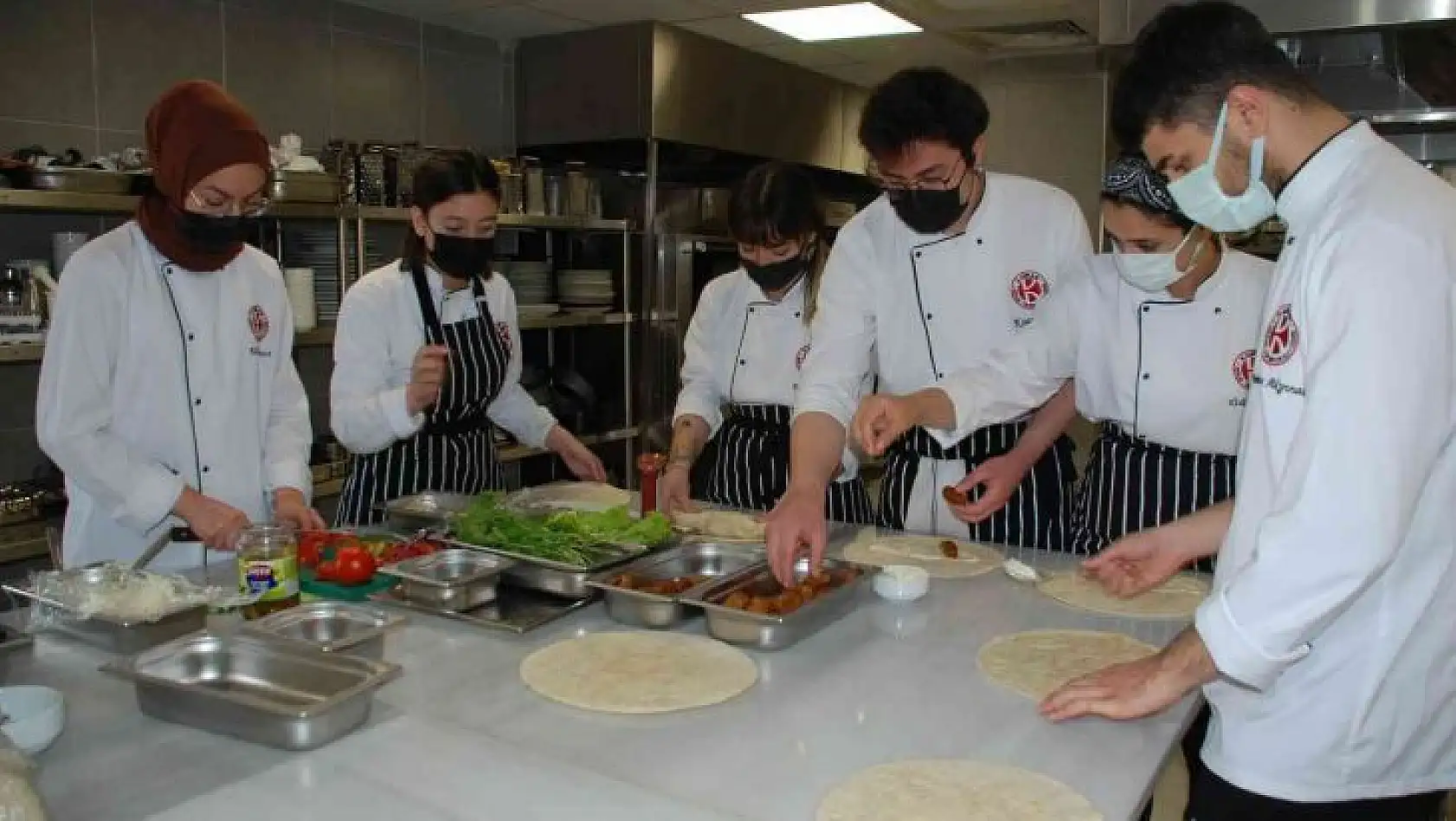 Aşçılık programı öğrencileri, vegan mutfağını ustasından öğrendi