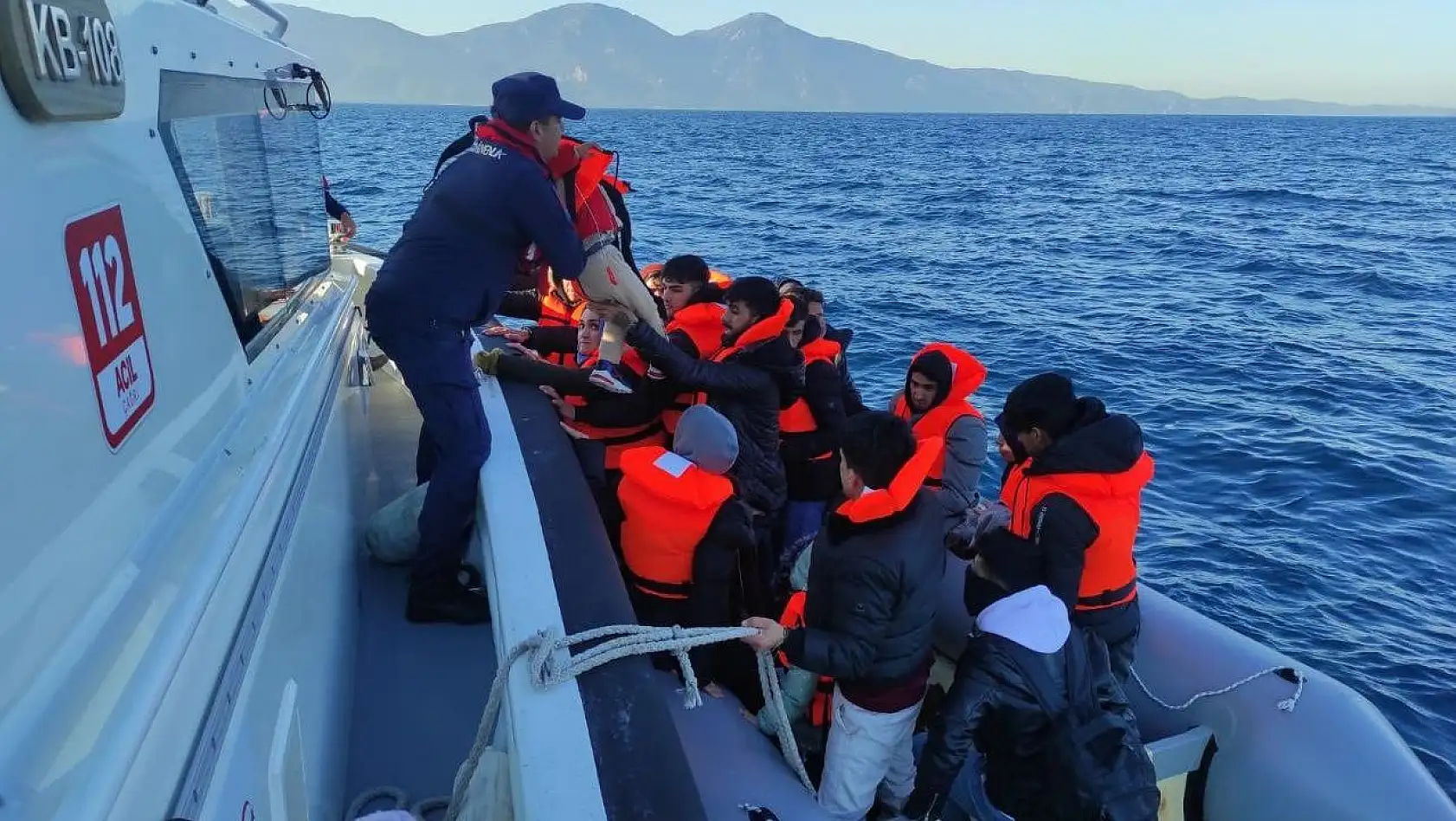 Aydın'da 14 düzensiz göçmen kurtarıldı