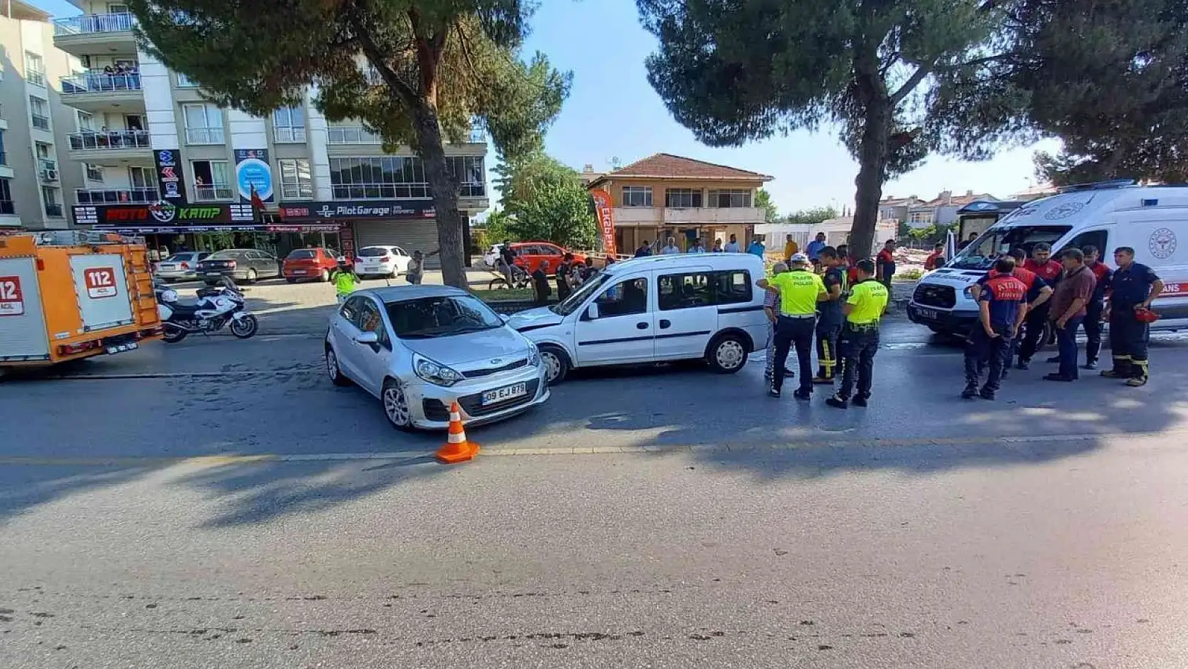Aydın'da 2 otomobil çarpıştı: 1 yaralı