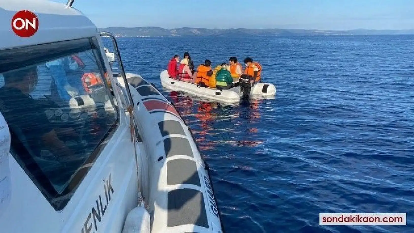 Ayvalık'ta 12 düzensiz göçmen kurtarıldı