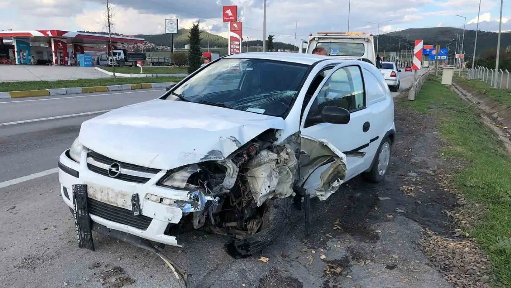 Balıkesir-Bursa Karayolu üzerinde trafik kazasında 2 kişi yaralandı