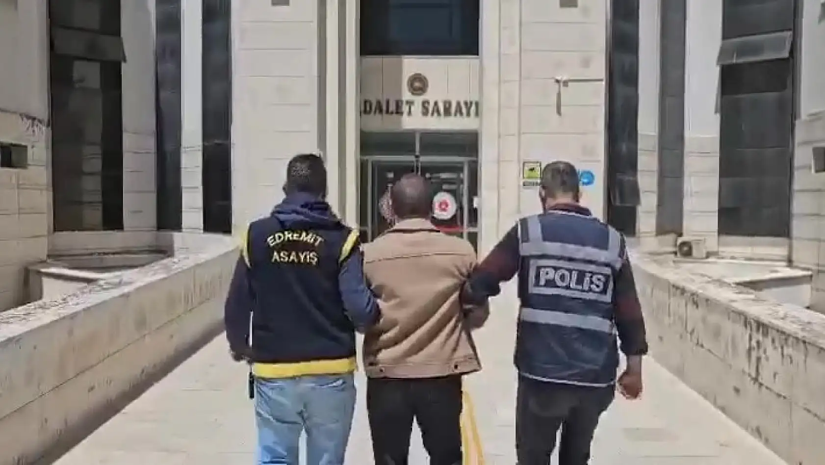 Balıkesir'de 13 yıl 52 ay 15 gün hapis cezası bulunan firari yakalandı