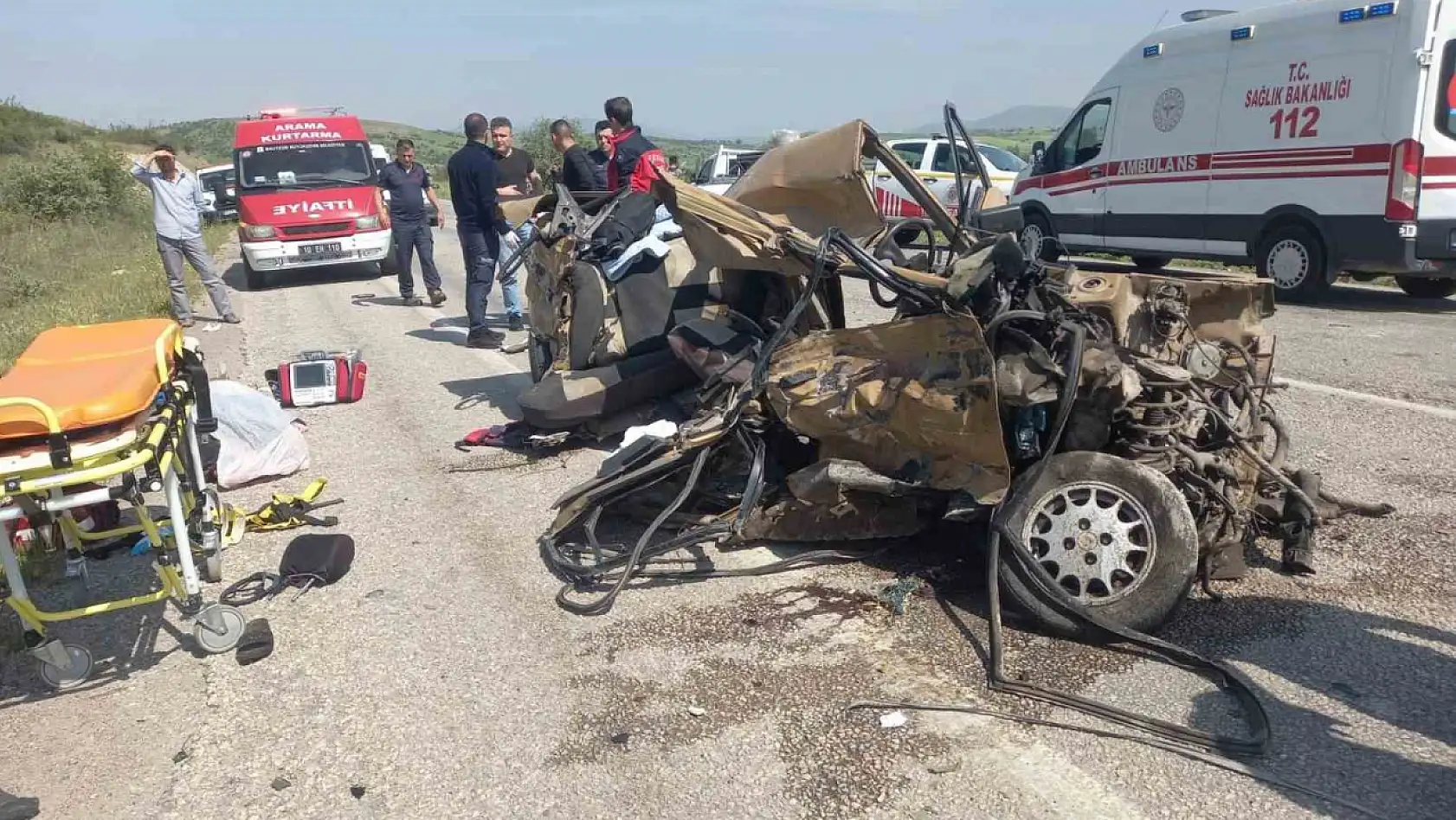 Balıkesir'de feci kaza: Anne ve oğlu hayatını kaybetti, baba ağır yaralı