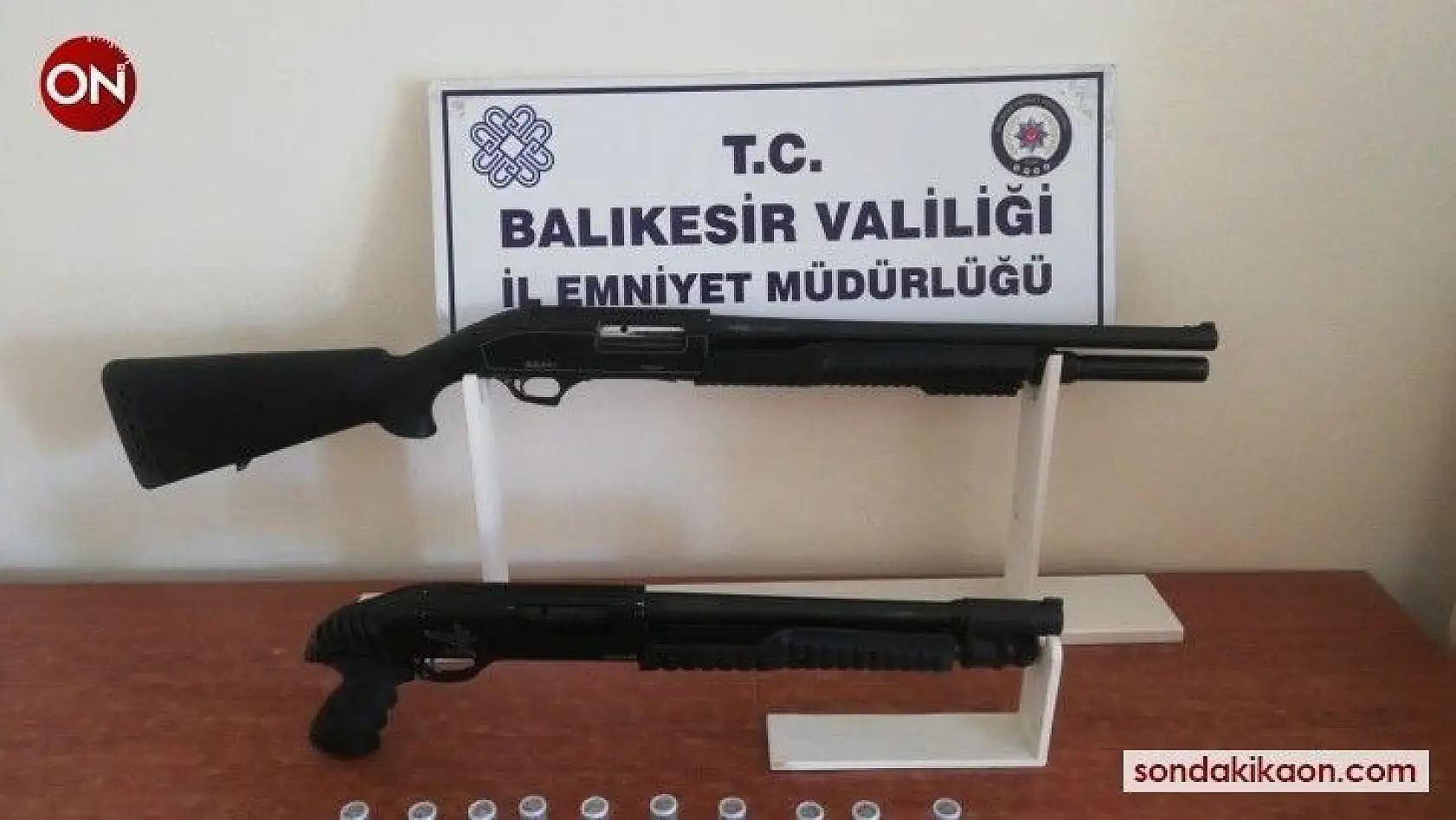 Balıkesir'de polisten 14 aranan şahsa gözaltı