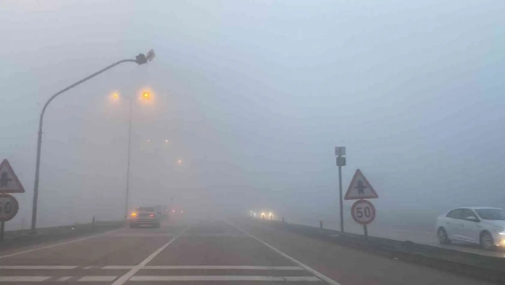 Bandırma'da sis etkili oldu