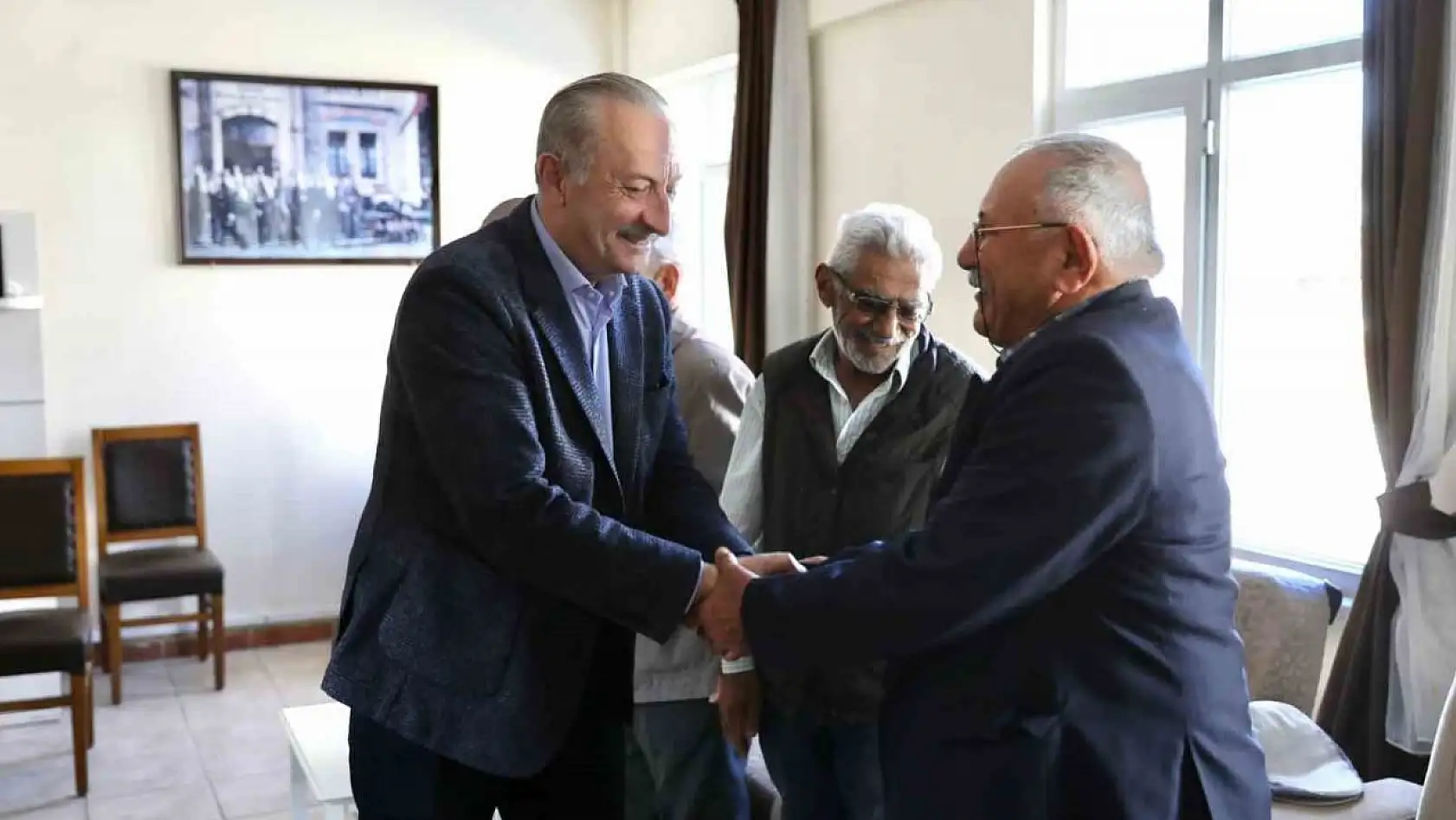 Başkan Atabay, Huzurevi'nde yaşlılar ile bir araya geldi