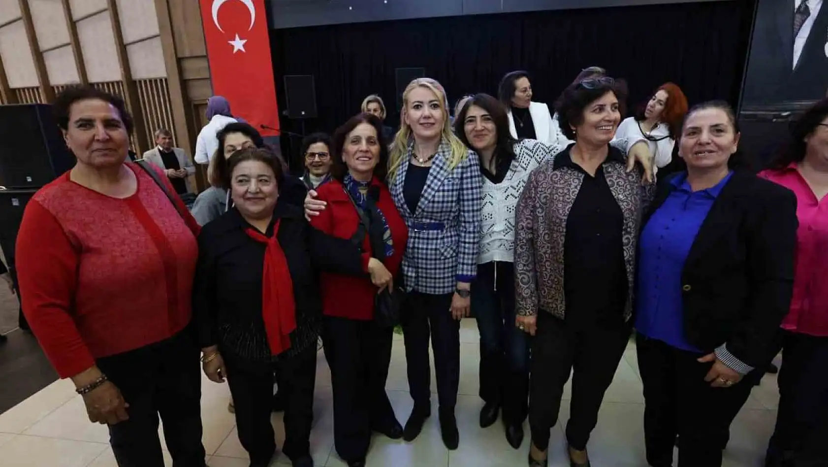 Başkan Doğan 8 Mart Kadınlar Günü'nde STK'larla bir araya geldi