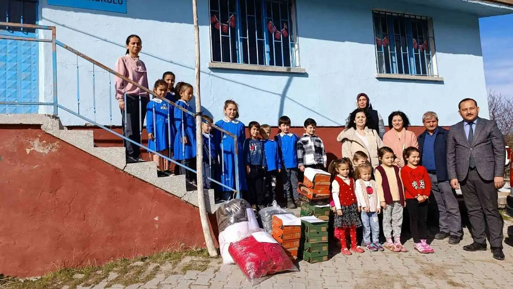 Başkan Ergün'den öğrencilere karne hediyesi