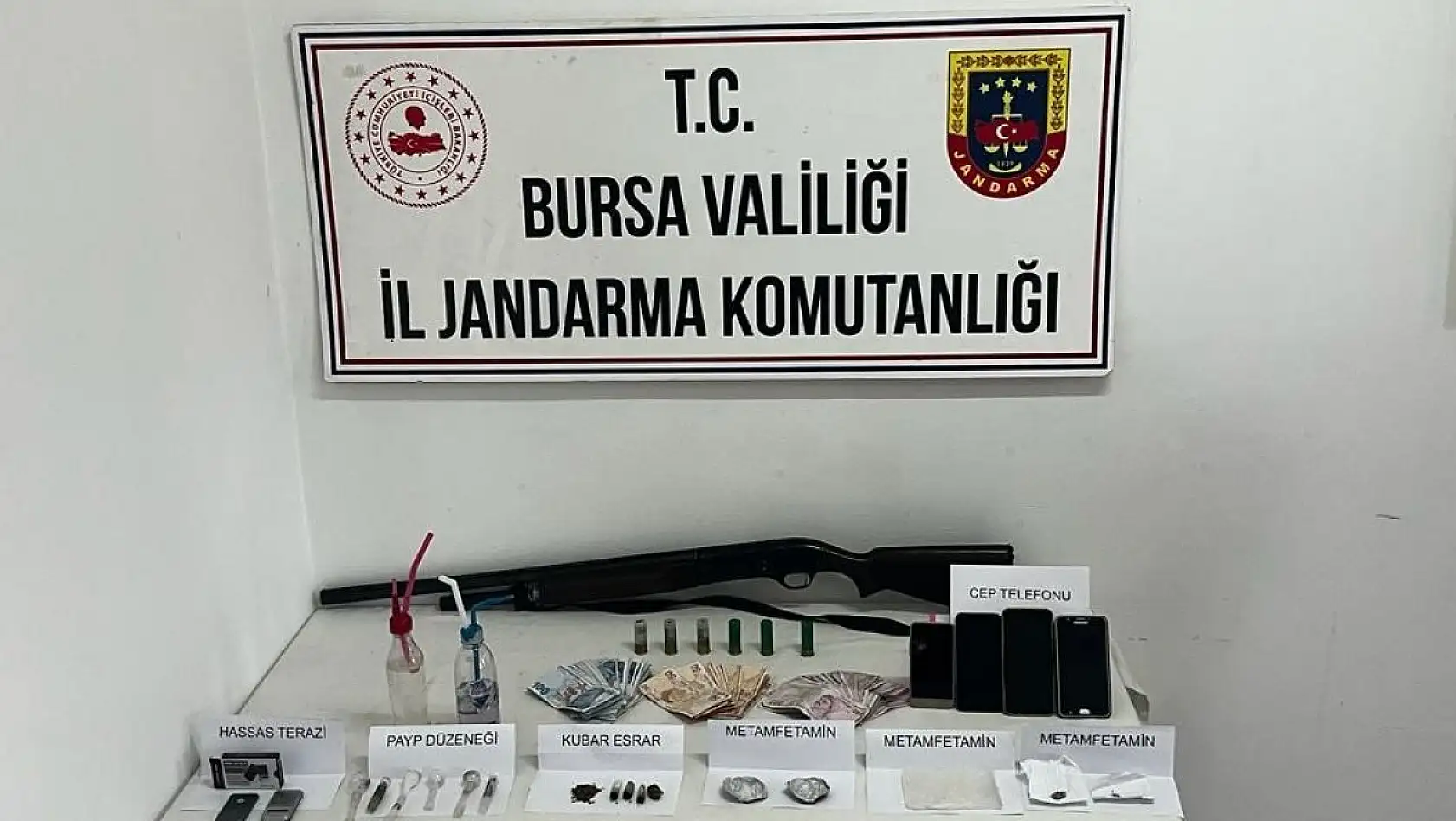 Bursa'da 34 suç kaydı olan uyuşturucu taciri kıskıvrak yakalandı