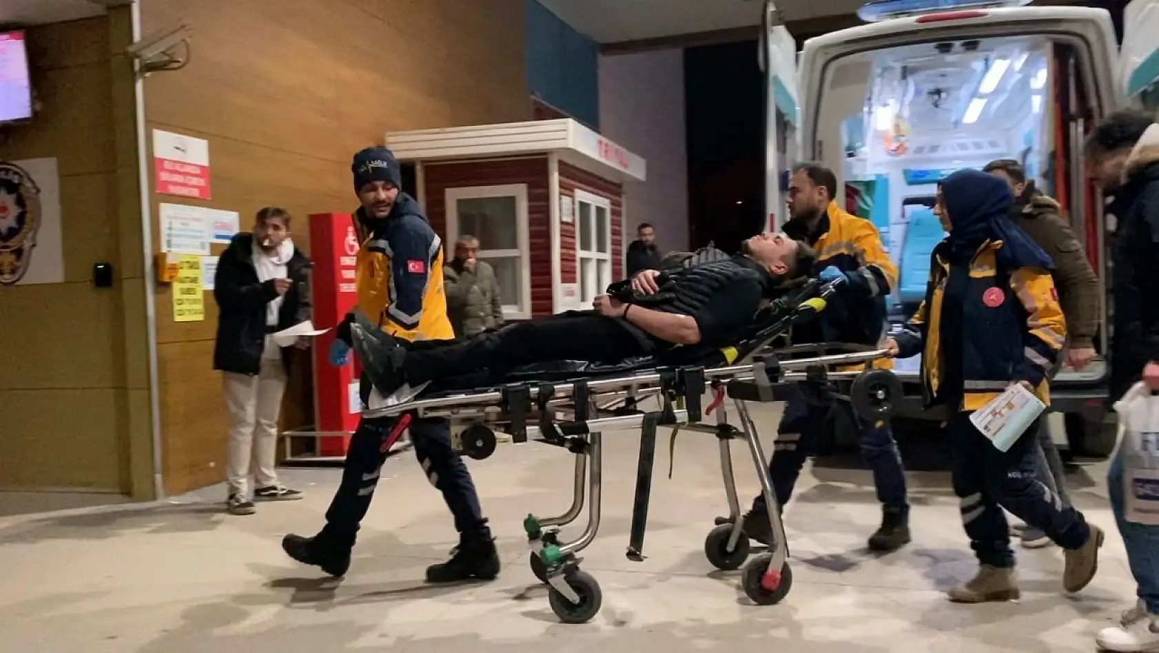 Bursa'da iki grup arasında çıkan kavgada bıçaklar konuştu: 2 yaralı