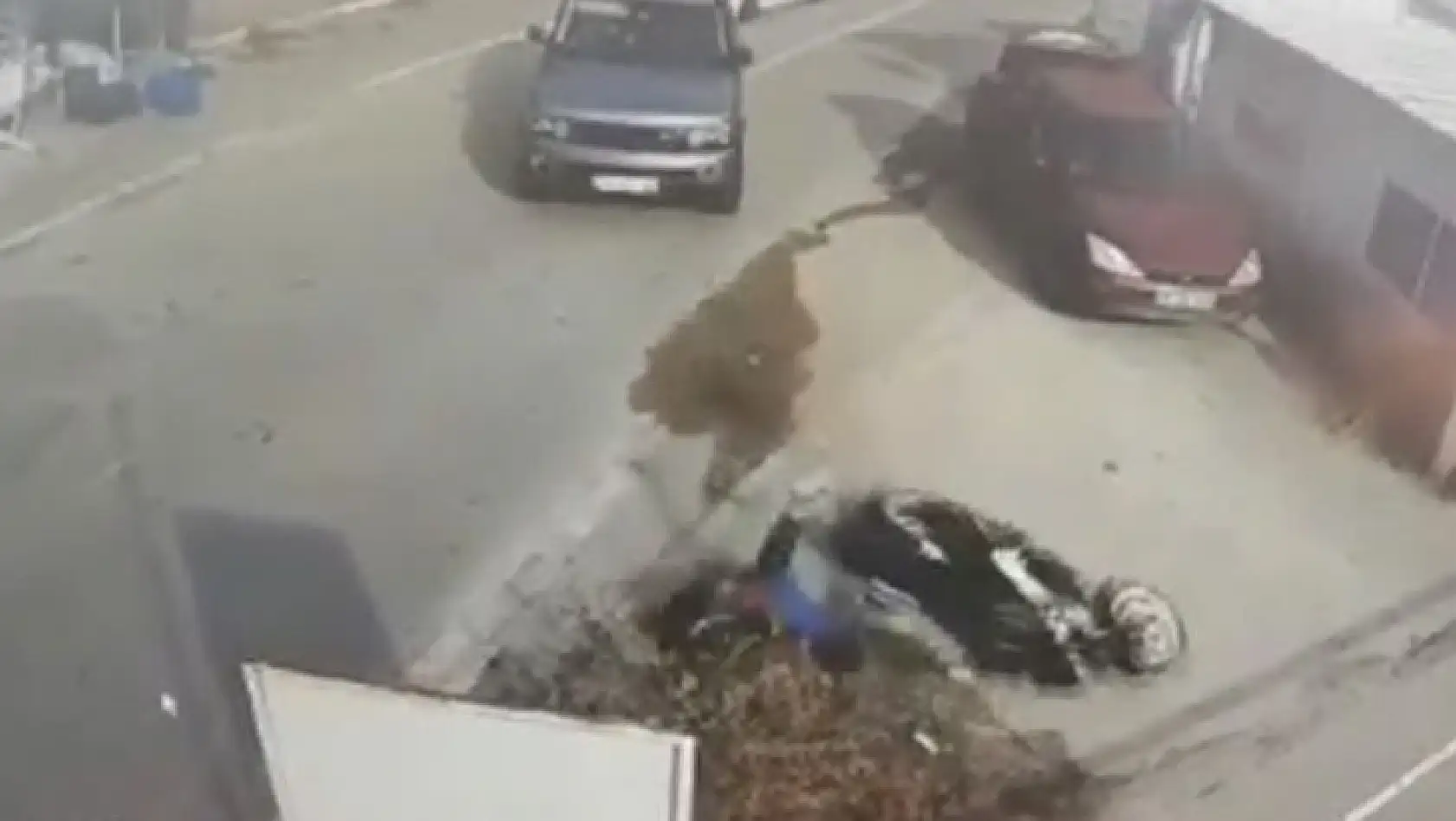 Bursa'da motosiklet cipe çarptı: 1 yaralı