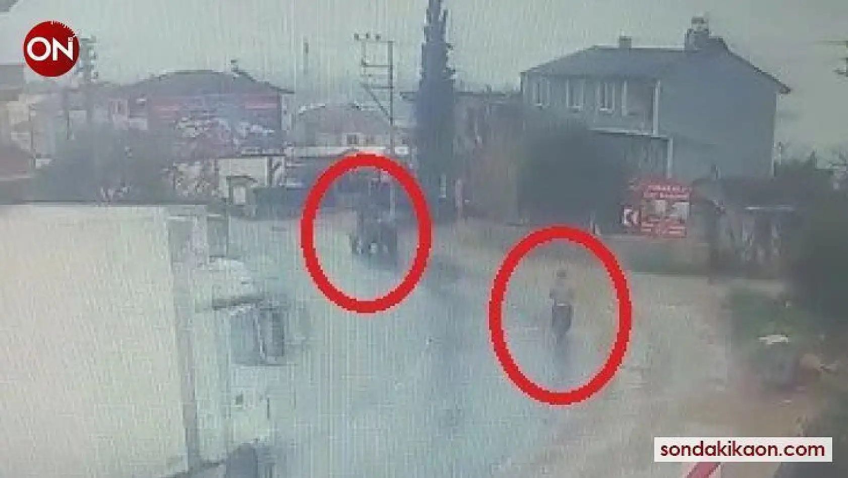 Bursa'da TIR dehşeti...2 kişinin yaralandığı anlar kamerada