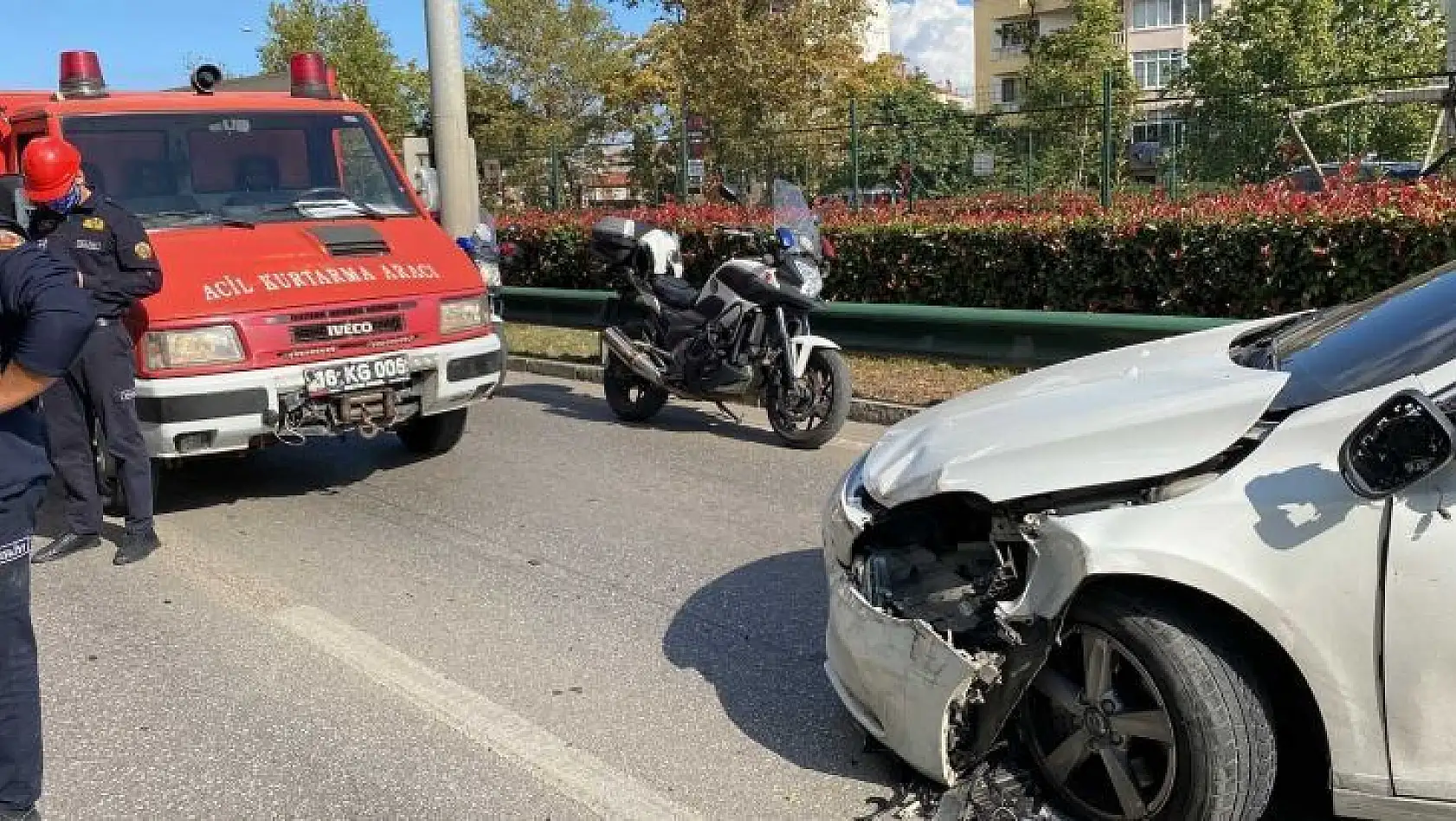 Bursa'da trafiği durma noktasına getiren kaza: 1 yaralı