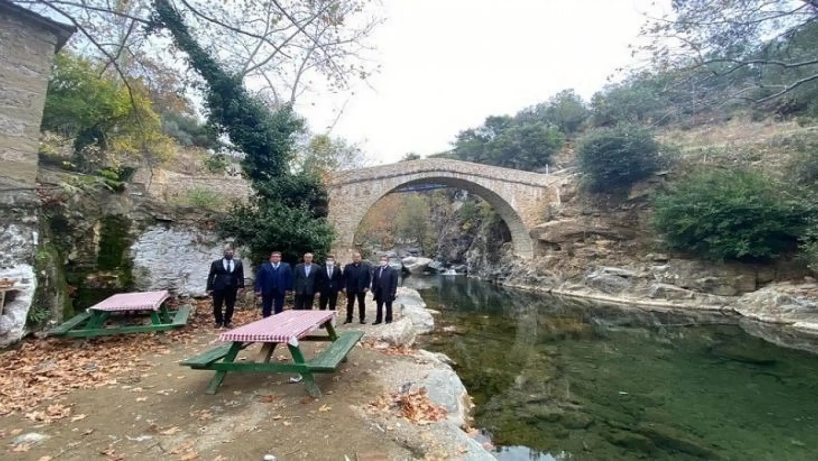 Çanakkale Valisi tarihi Mıhlı Köprüsünü inceledi