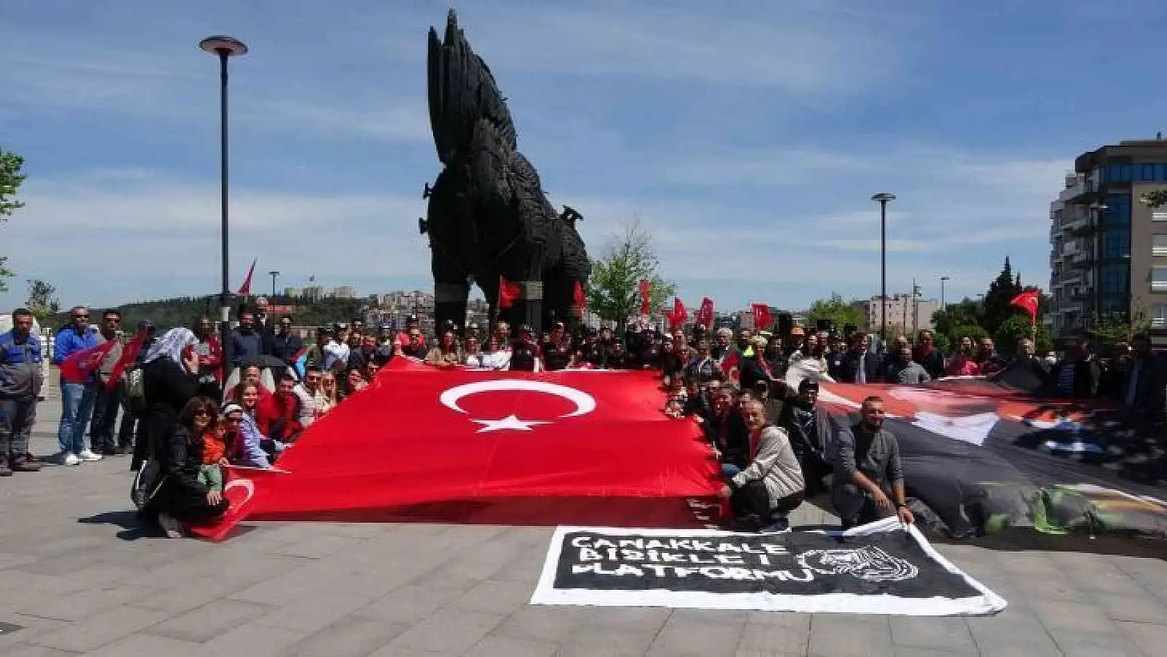 Çanakkaleli gençler 19 Mayıs'ta Samsun'da olmak için bin 100 kilometre pedal çevirecek