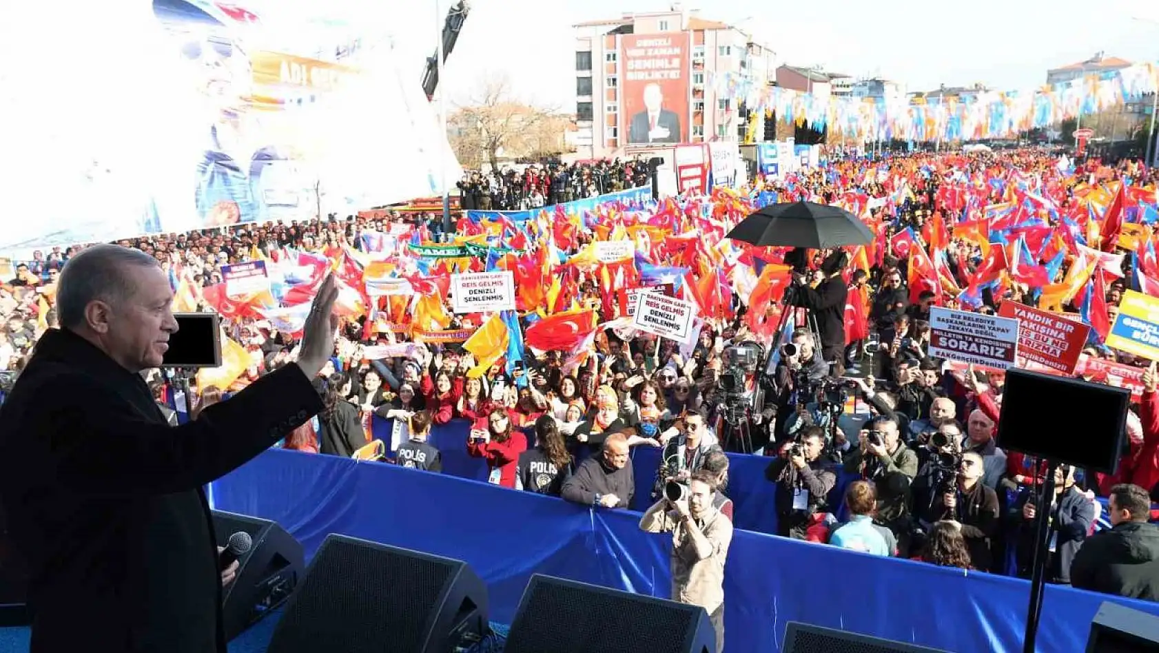 Cumhurbaşkanı Erdoğan: 'Muhalefet kendi içlerinde horoz dövüşünden beter bir kavga halinde'