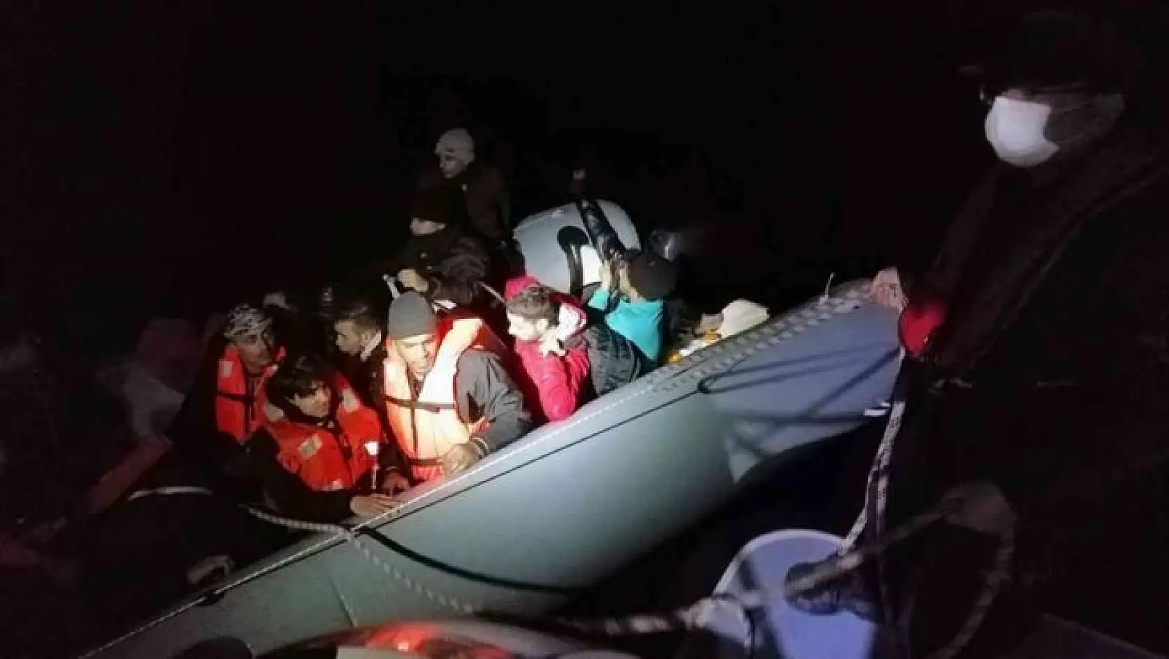 Datça'da 28 düzensiz göçmen yakalandı