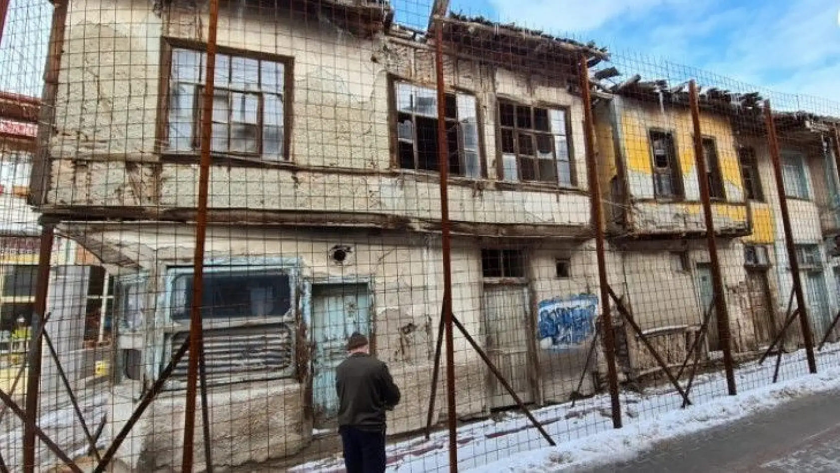Emet Belediyesi'nden sit koruma alanına giren binalarda restorasyon çalışması