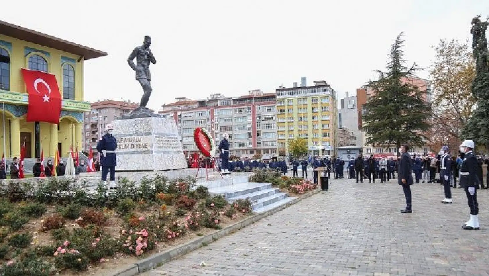 Gazi Mustafa Kemal Atatürk, vefatının 83'üncü yıl dönümünde Kütahya'da anıldı
