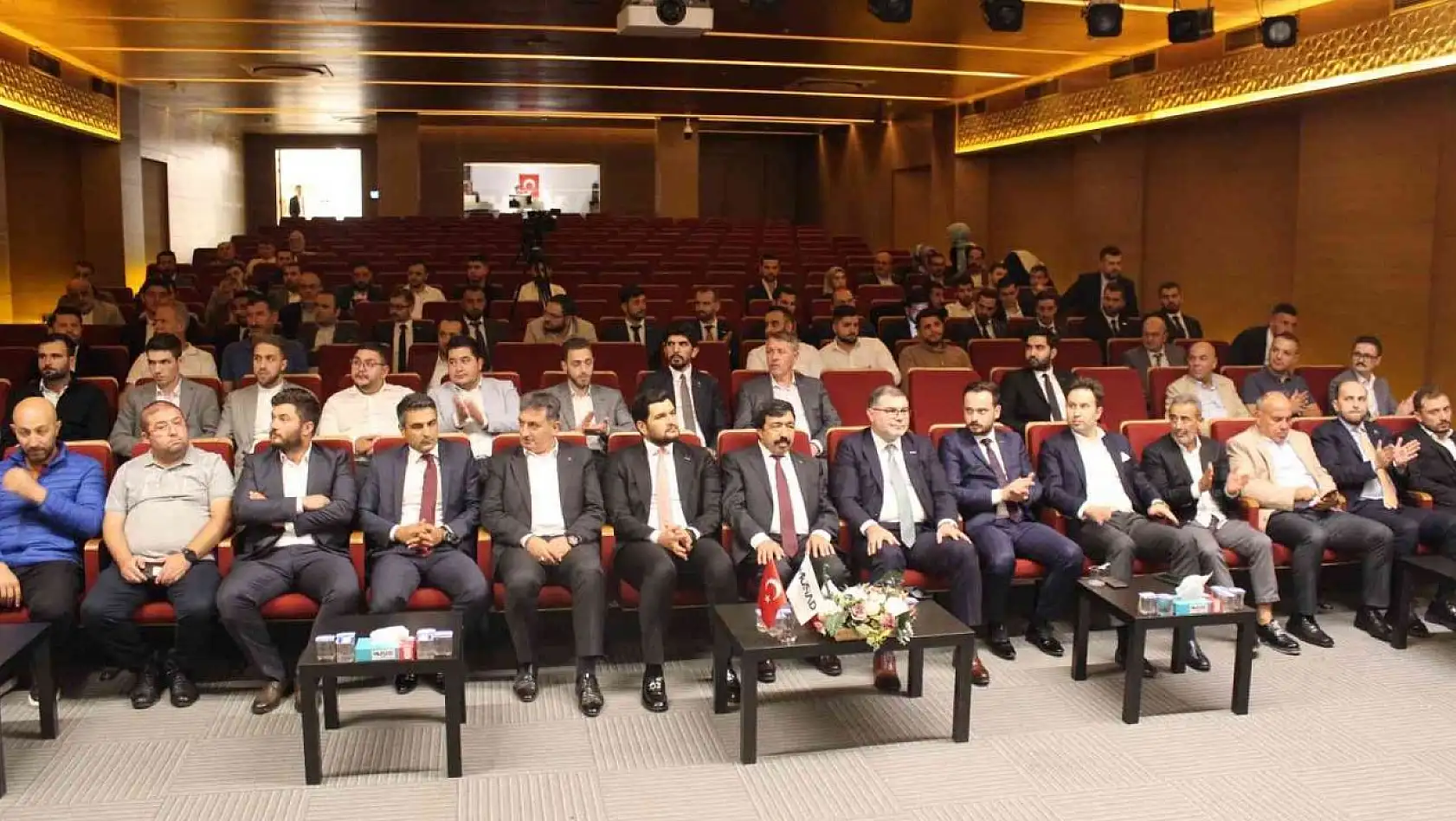 Genç MÜSİAD 15. Genel Kurul Toplantısı İzmir'de gerçekleştirildi