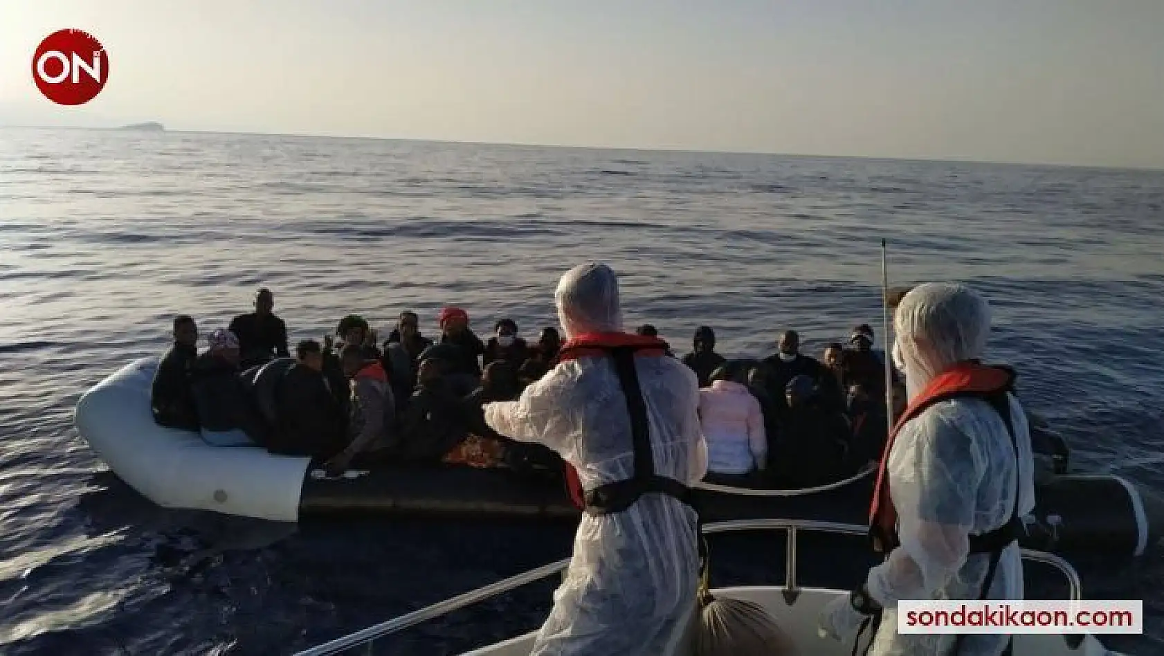 İzmir açıklarında 81 düzensiz göçmen kurtarıldı