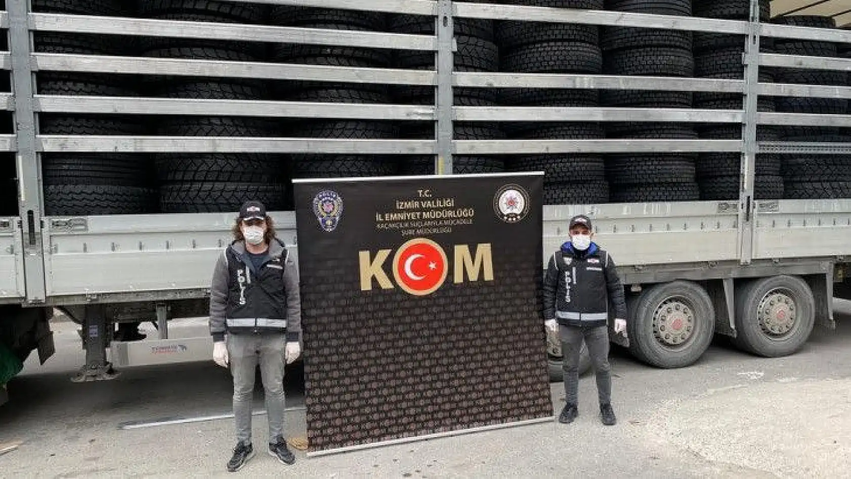 İzmir'de 2 milyon TL değerinde kaçak araç lastiği ele geçirildi