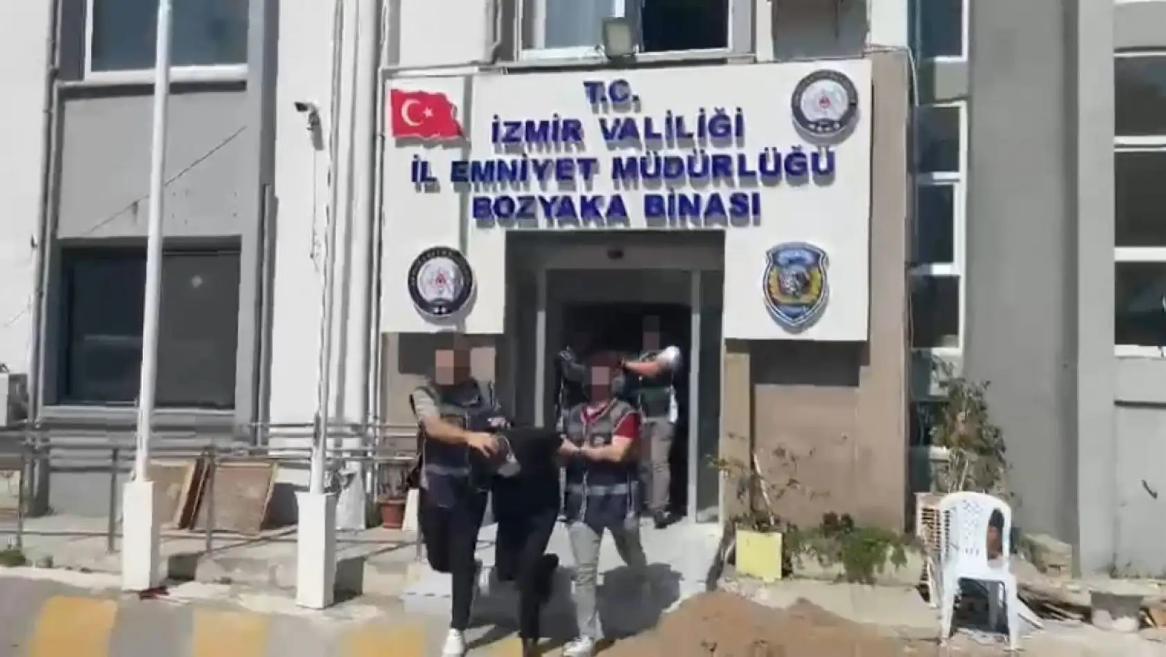 İzmir'de iş adamı başından vurulmuş halde kamyonetinde bulundu