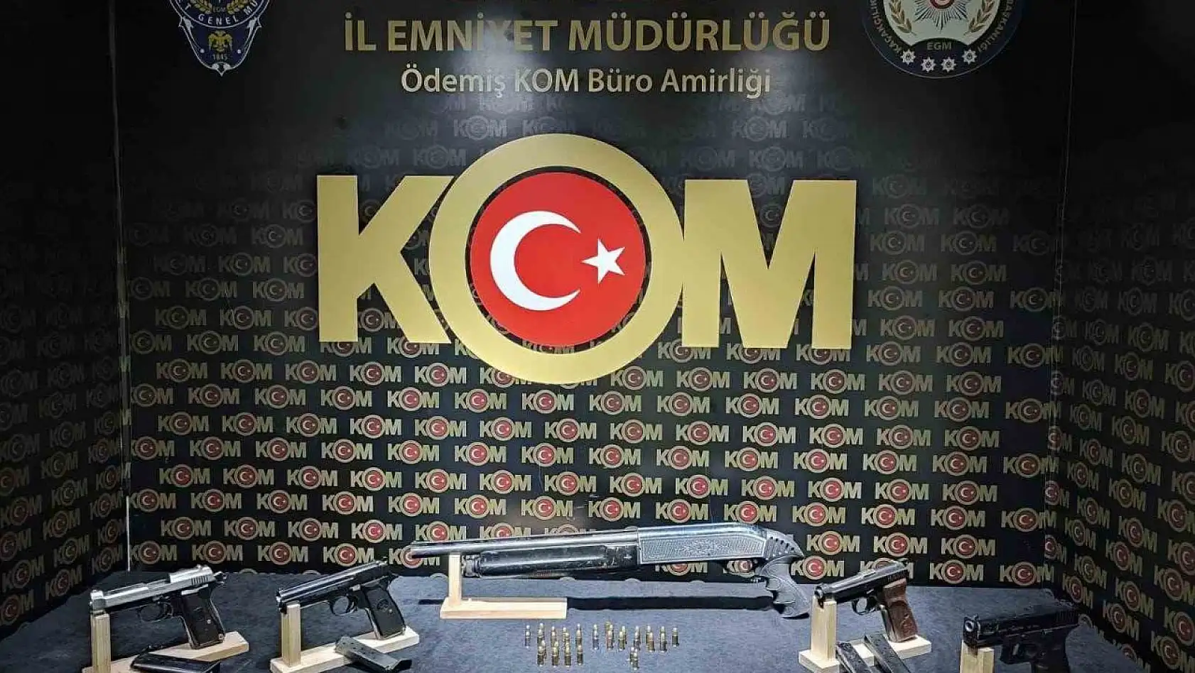 İzmir'de silah kaçakçılarına polisten operasyon: 3 gözaltı