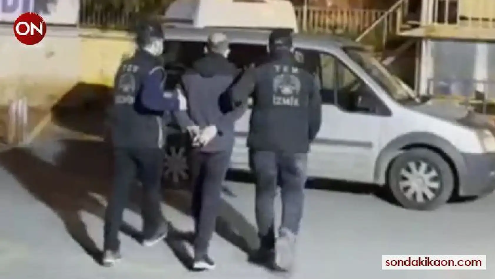 İzmir merkezli FETÖ operasyonundan 54 şüpheli gözaltında