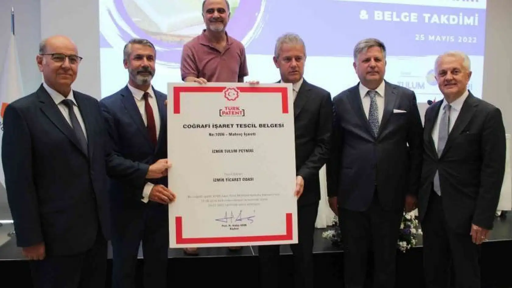 İZTO, İzmir tulum peynirinin coğrafi işaret tescil belgesini aldı