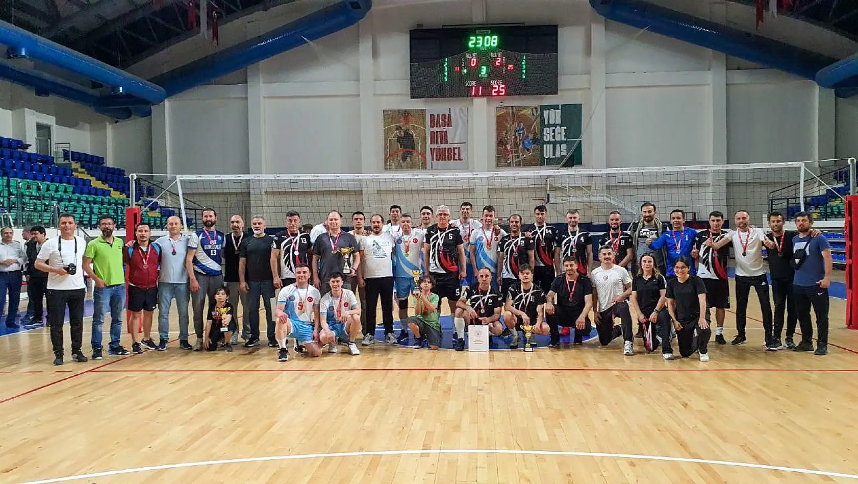 Kütahya'da kurumlar arası voleybol turnuvası