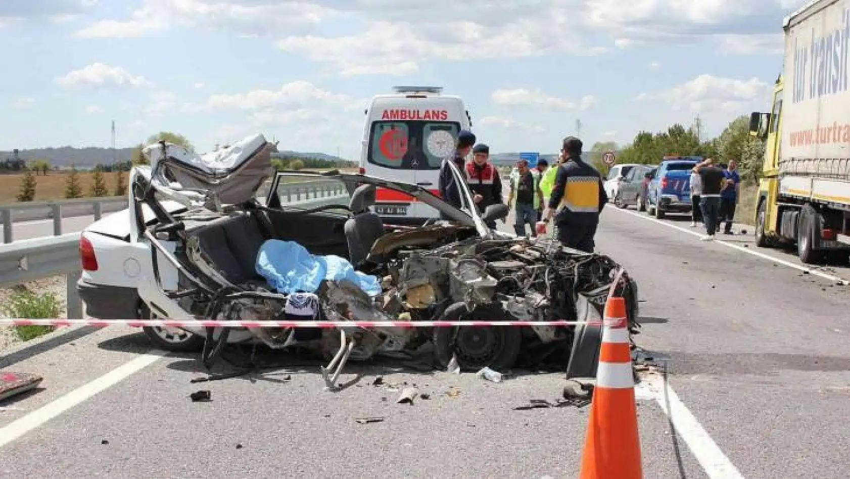 Kütahya'da trafik kazası: 1 ölü, 1 yaralı