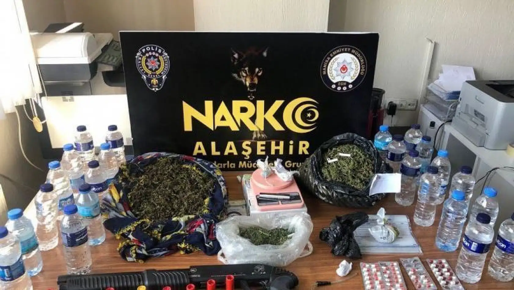 Manisa'da eş zamanlı uyuşturucu operasyonu: 12 gözaltı