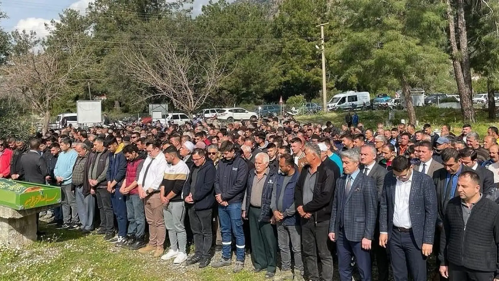Marmaris'te belediye işçisi gözyaşları içinde toprağa verildi