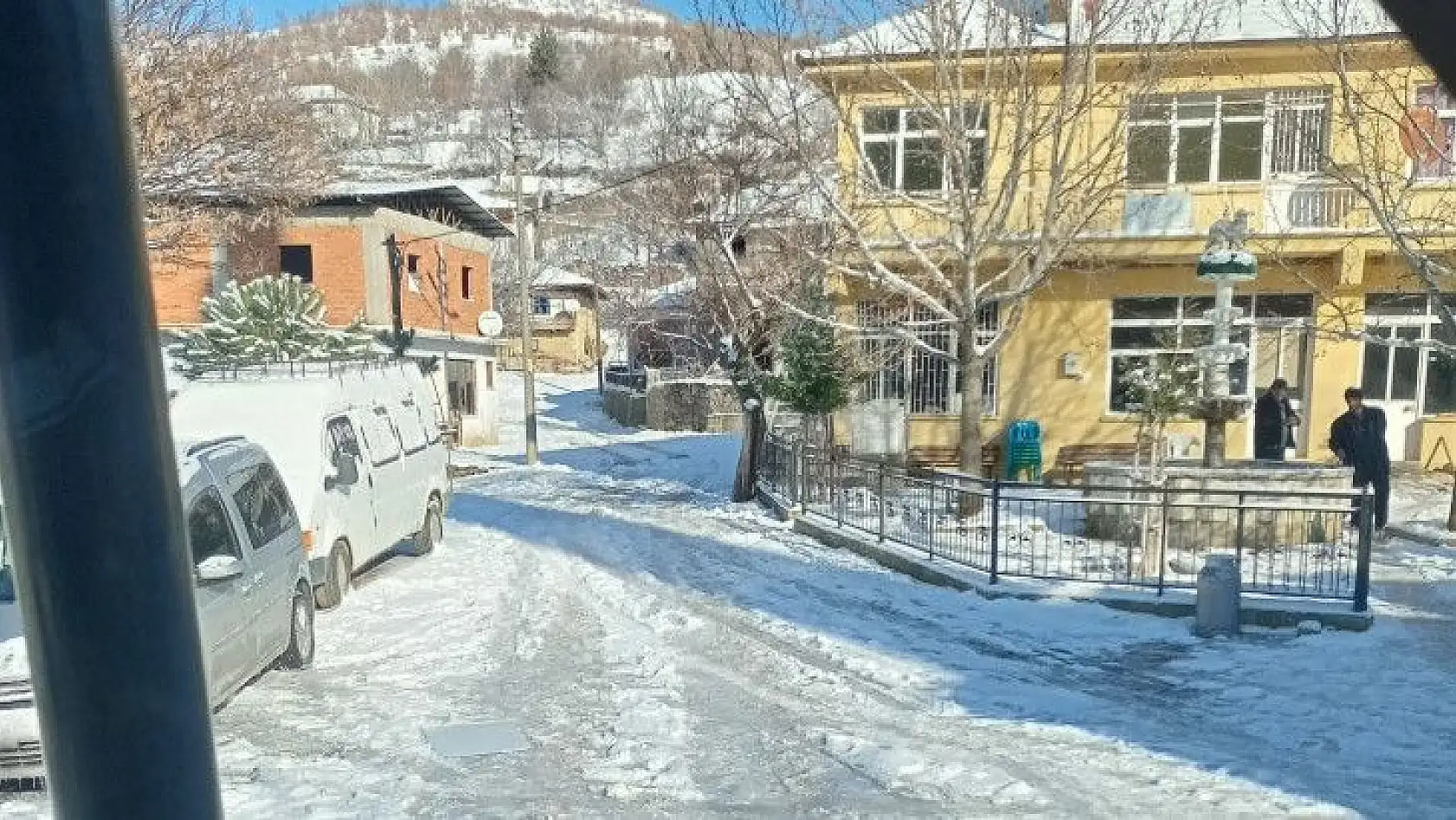 Pazarlar'da köy yolları ulaşıma açıldı