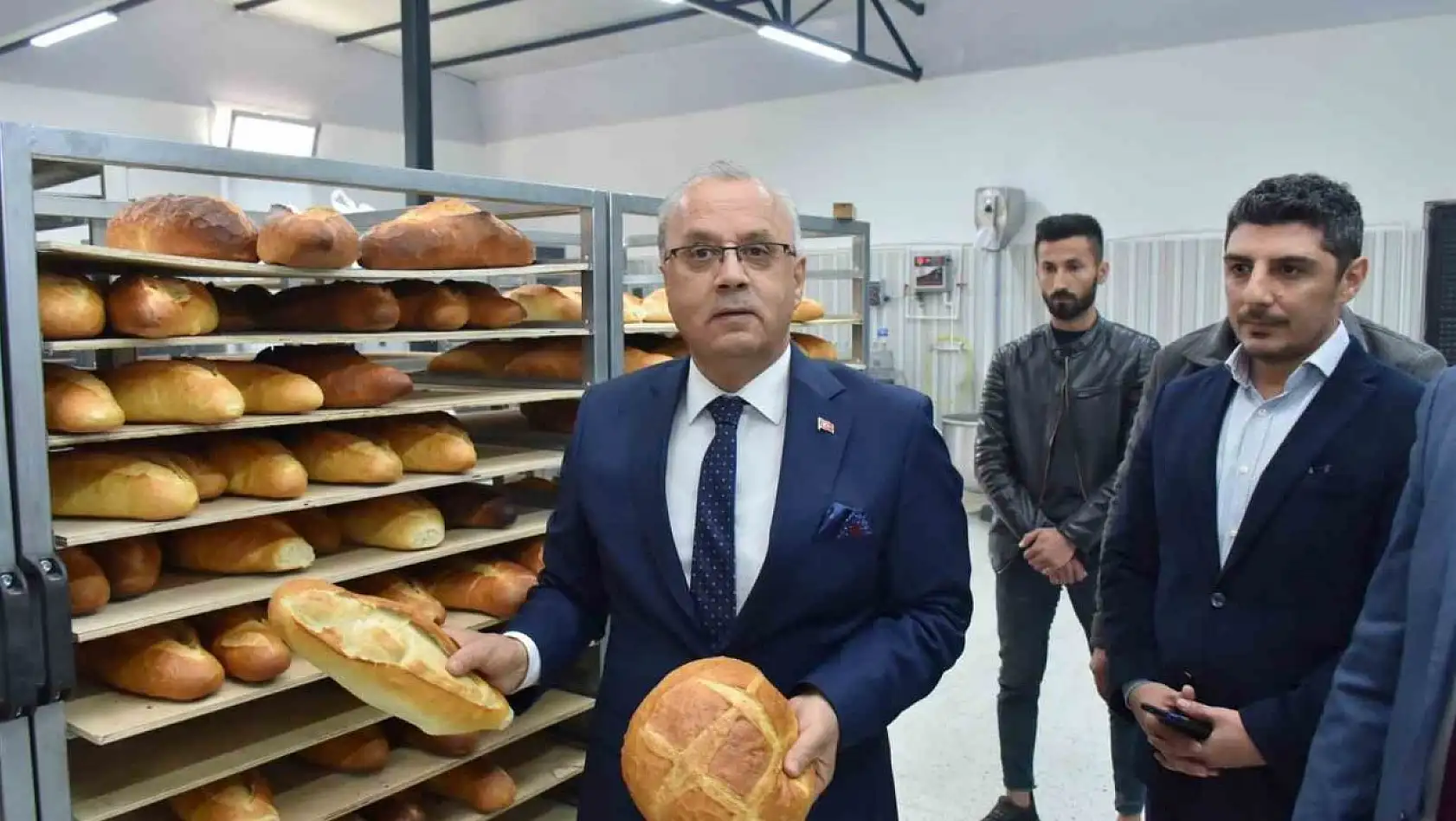 Salihli'de halk ekmek hizmete başladı