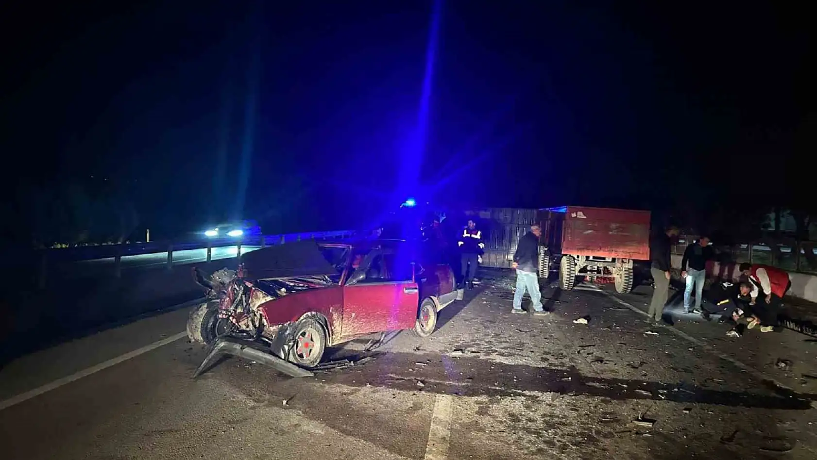 Susurluk'ta trafik kazasında 3 kişi yaralandı